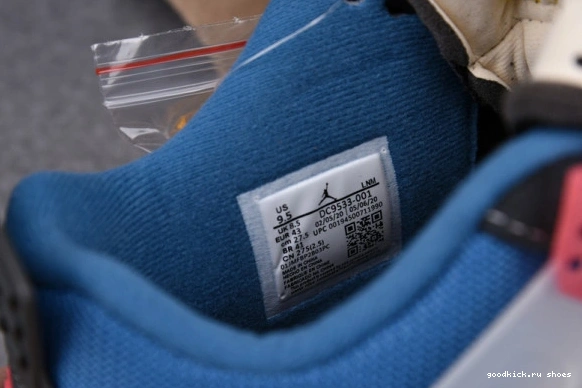 DC9533-001 Jordan Noir 4 Retro Off DC9533-001 Union AIR 0320